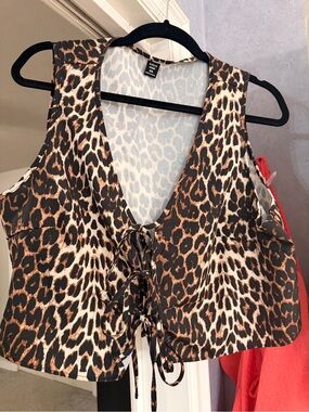 SHEIN Brown Leopard Tie Crop Top Vest